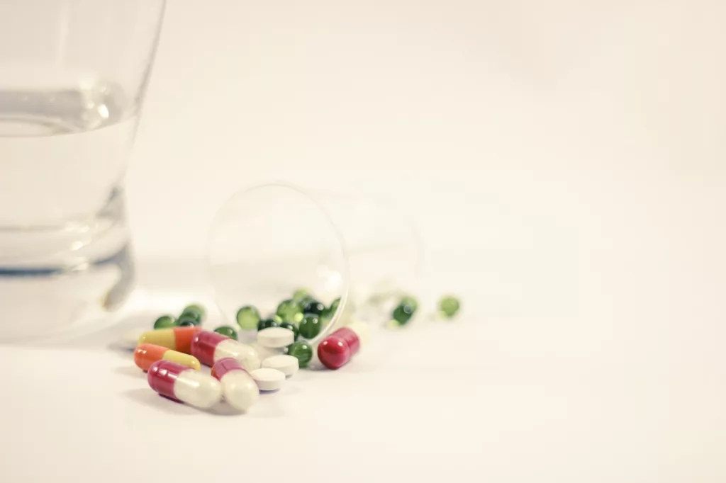 medicines, bow, cold-1006828.jpg